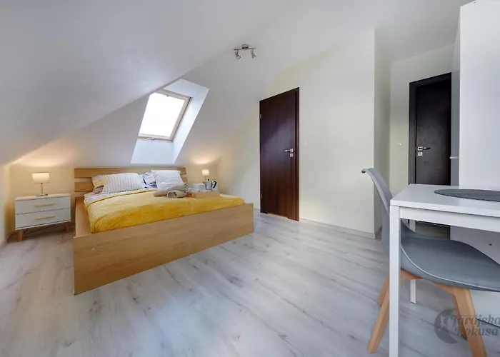 Jurajska Pokusa בית הארחה