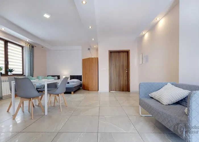 Jurajska Pokusa בית הארחה